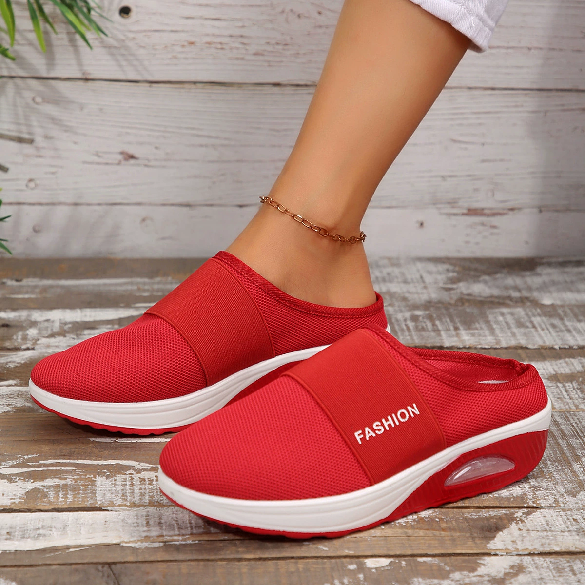 Sneakerpalace| Stilfulde slip-on gåsko til kvinder – let og komfortabel