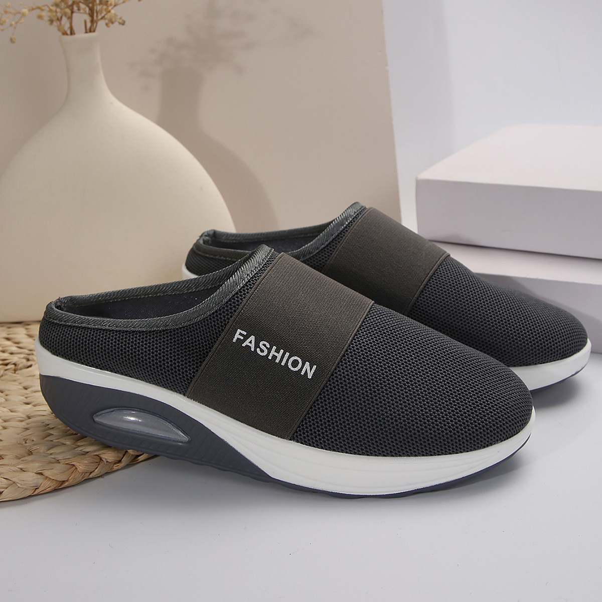 Sneakerpalace| Stilfulde slip-on gåsko til kvinder – let og komfortabel