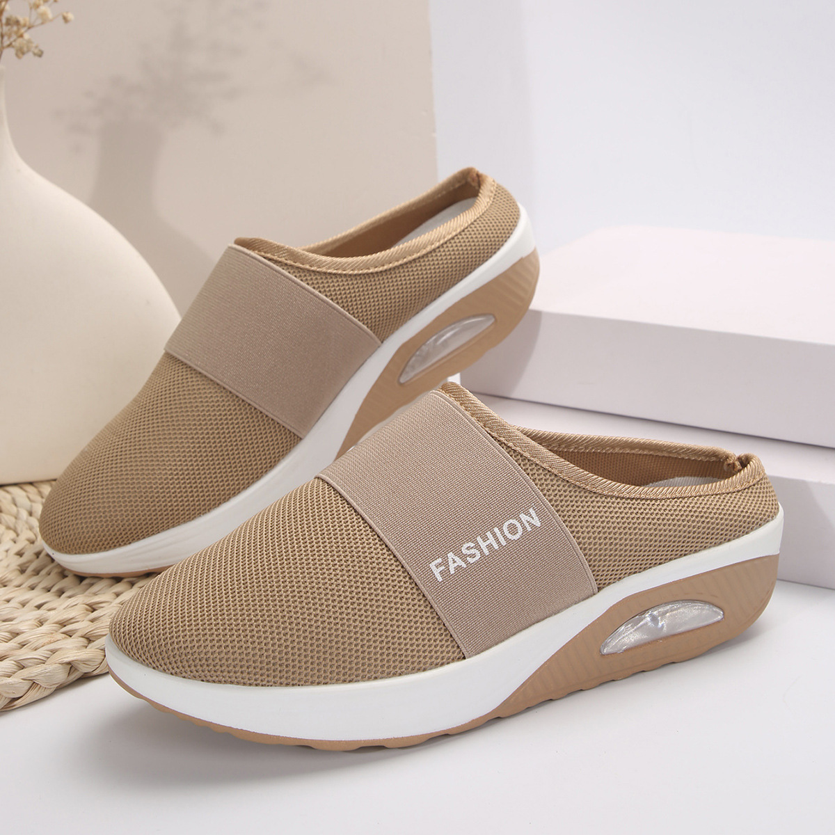 Sneakerpalace| Stilfulde slip-on gåsko til kvinder – let og komfortabel